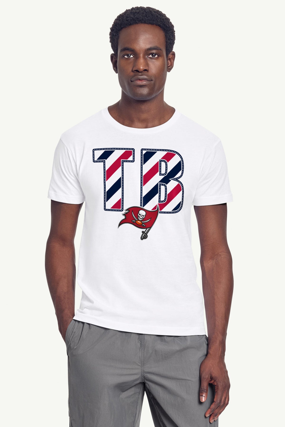Starter MENS TAMPA BAY BUCCANEERS STARS AND STRIPES T SHIRT